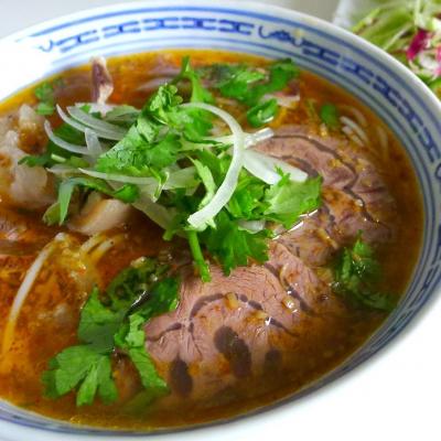 How to make BUN BO HUE – Vietnamese Spicy Beef Noodle Soup